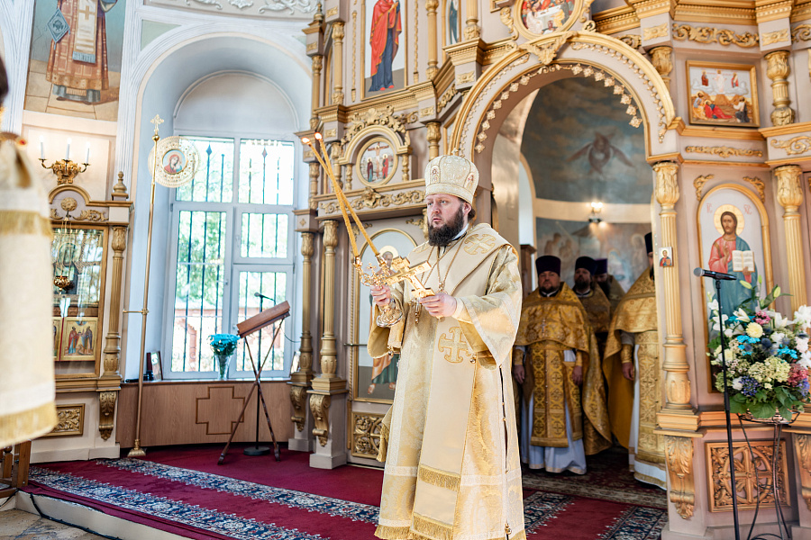 Архиерейское богослужение в Петропавловском храме города Лыткарино